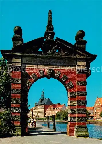 AK / Ansichtskarte Emden Ostfriesland Stadttor und Rathaus Kat. Emden