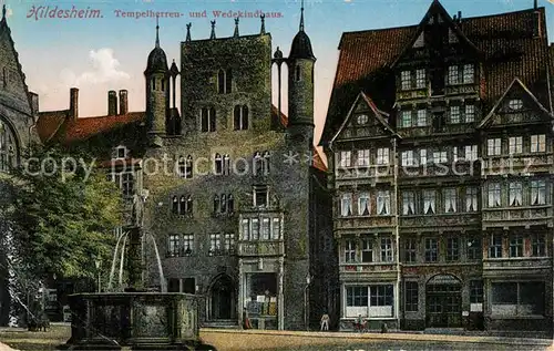 AK / Ansichtskarte Hildesheim Tempelherrenhaus Wedekindhaus Brunnen Altstadt Historisches Gebaeude Kat. Hildesheim
