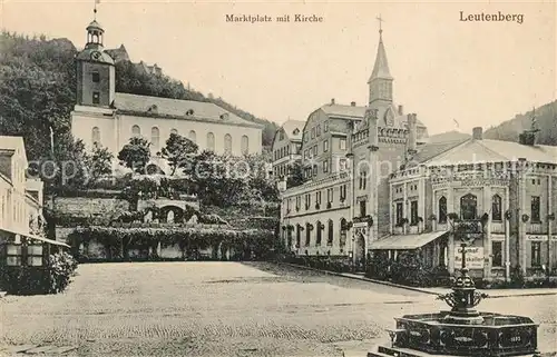 AK / Ansichtskarte Leutenberg Thueringen Marktplatz mit Kirche und Brunnen Kat. Leutenberg