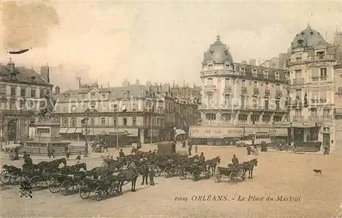 AK / Ansichtskarte Orleans Loiret La Place du Martroi Kat. Orleans