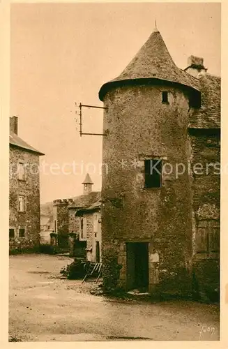 AK / Ansichtskarte Uzerche Tour du Prince noir La Chapelle et place Notre Dame Kat. Uzerche