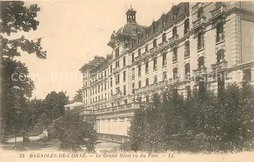 AK / Ansichtskarte Bagnoles de l Orne Grand Hotel vu du Parc Kat. Bagnoles de l Orne