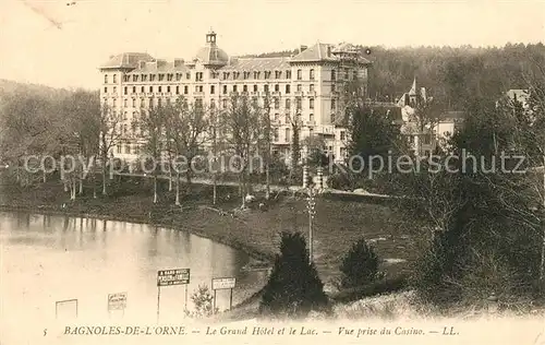 AK / Ansichtskarte Bagnoles de l Orne Grand Hotel et le Lac vue prise du Casino Kat. Bagnoles de l Orne