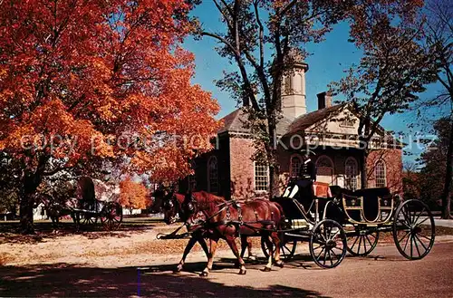 AK / Ansichtskarte Pferdekutschen Courthouse of 1770 Williamsburg Virginia  Kat. Tiere