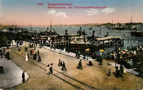 AK / Ansichtskarte Kiel Seegartenbruecke Abfahrtsstelle der Hafenrundfahrt Dampfer Kat. Kiel