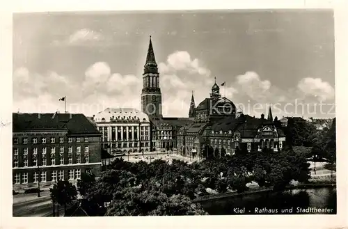 AK / Ansichtskarte Kiel Rathaus und Stadttheater Kat. Kiel