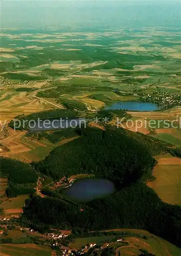 AK / Ansichtskarte Eifel Region Fliegeraufnahme Gemuendener Weinfelder Schalkenmehrener Maar