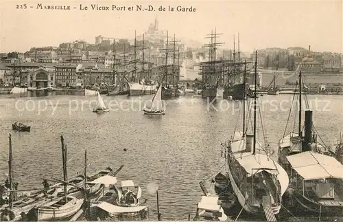 Marseille Bouches du Rhone Le Vieux Port et Notre Dame de la Garde