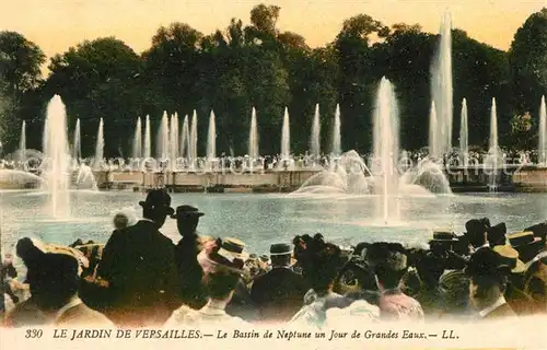 AK / Ansichtskarte Versailles Yvelines Le Bassin de Neptune un Jour de Grandes Eaux Kat. Versailles