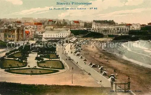 AK / Ansichtskarte Biarritz Pyrenees Atlantiques La Plage et les deux Cabinos Kat. Biarritz