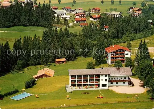 AK / Ansichtskarte Koessen Tirol Gasthof Oberbach mit Gaestehaus Fliegeraufnahme Kat. Koessen