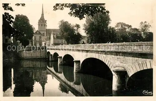 AK / Ansichtskarte Romorantin Lanthenay Le Pont sur la Sauldre et Eglise Kat. Romorantin Lanthenay