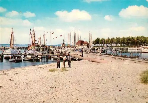 AK / Ansichtskarte Laboe Hafen Kat. Laboe