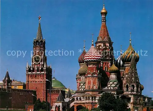 AK / Ansichtskarte Moskau Spasskaya Tower Pokrovsky Cathedral Kat. Russische Foederation