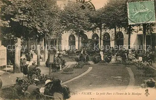 AK / Ansichtskarte Vichy Allier Le petit Parc a lheure de la Musique Kat. Vichy