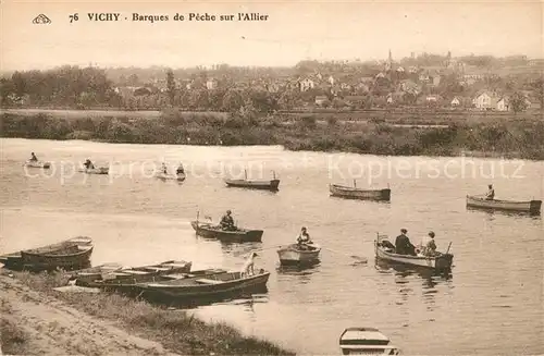 AK / Ansichtskarte Vichy Allier Barques de Peche sur Allier Kat. Vichy