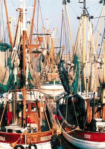 AK / Ansichtskarte Greetsiel Fischerboote Hafen Kat. Krummhoern