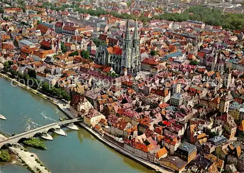 AK / Ansichtskarte Regensburg Stadtzentrum mit Dom Fliegeraufnahme Kat. Regensburg