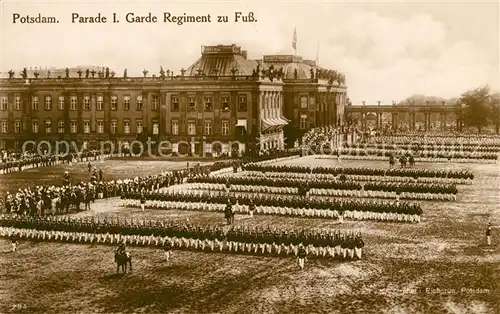 AK / Ansichtskarte Potsdam Parade 1. Garde Regiment zu Fuss Kat. Potsdam