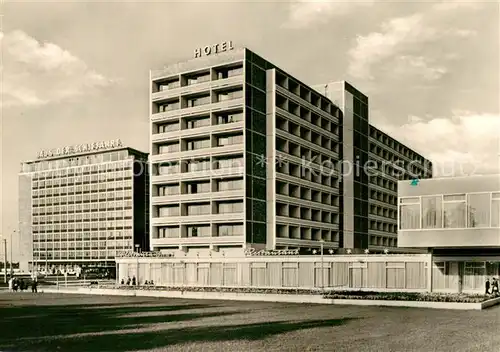 AK / Ansichtskarte Rostock Mecklenburg Vorpommern Haus der Schiffahrt und Interhotel Warnow Kat. Rostock