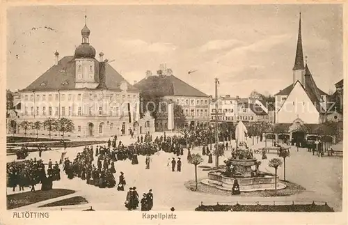 AK / Ansichtskarte Altoetting Kapellplatz Brunnen Kat. Altoetting