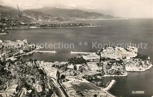 AK / Ansichtskarte Monaco Vue aerienne de la Principaute au loin Cap Martin et l Italie Kat. Monaco
