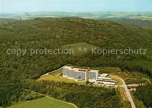 AK / Ansichtskarte St Wendel Fliegeraufnahme Bosenberg Turm Bosenberg Klinik  Kat. Sankt Wendel