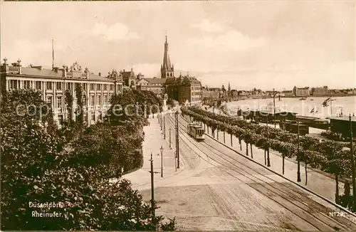 Duesseldorf Rheinufer Strassenbahn Trinks Postkarte Kat. Duesseldorf