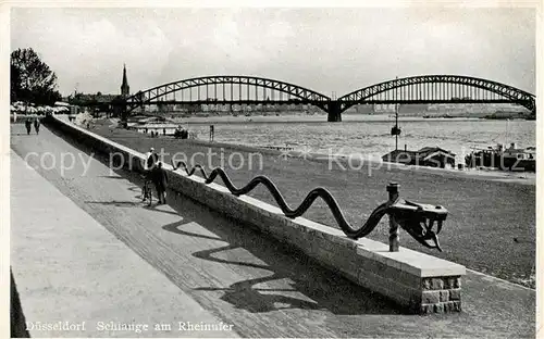 Duesseldorf Schlange am Rheinufer Promenade Bruecke Kat. Duesseldorf