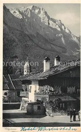 AK / Ansichtskarte Grainau Altes Bauernhaus und Kapelle mit Zugspitze Kat. Grainau