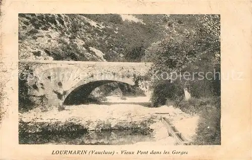 Lourmarin Vieux pont dans les Gorges Kat. Lourmarin