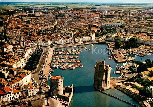 AK / Ansichtskarte La Rochelle Charente Maritime Fliegeraufnahme Port Tours Kat. La Rochelle