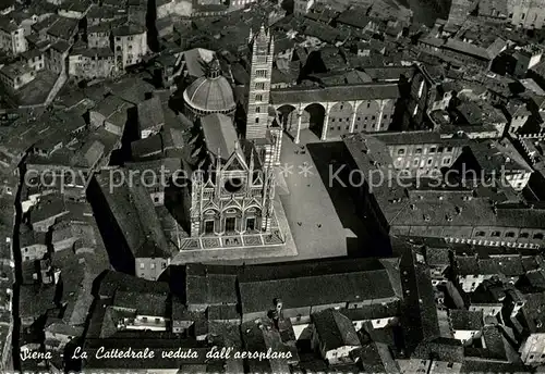 AK / Ansichtskarte Siena Fliegeraufnahme Cattedrale veduta dall`aeroplano Kat. Siena