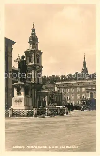 Salzburg Oesterreich Mozartdenkmal mit Dom und Residenz Kat. Salzburg