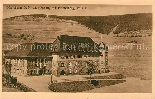 AK / Ansichtskarte Oberwiesenthal Erzgebirge Kreisheim Deutsche Turnerschaft mit Fichtelberg Kat. Oberwiesenthal
