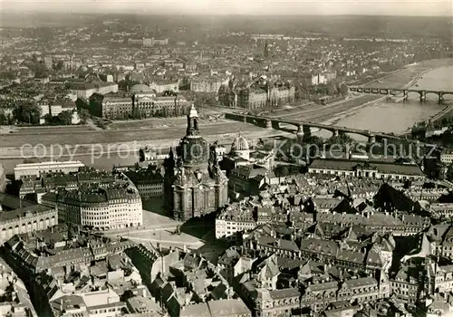 AK / Ansichtskarte Dresden Fliegeraufnahme mit Neumarkt und Frauenkirche Kat. Dresden Elbe