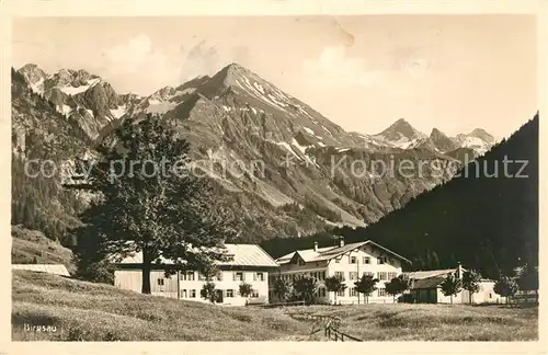 AK / Ansichtskarte Birgsau Dorfansicht mit Allgaeuer Alpen Kat. Oberstdorf