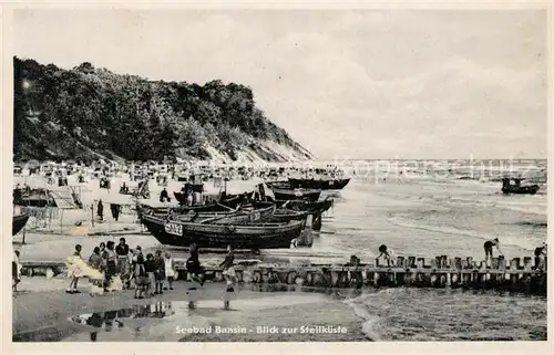 Bansin Ostseebad Strand Fischerboote Blick zur Steilkueste Kat. Heringsdorf