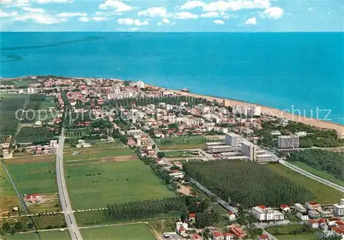 AK / Ansichtskarte Lignano Fliegeraufnahme Strand Kat. Lignano