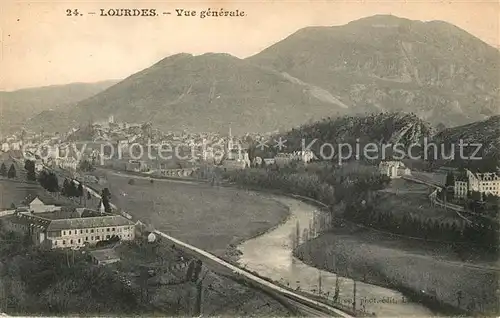 Lourdes Hautes Pyrenees Vue generale Montagnes Kat. Lourdes