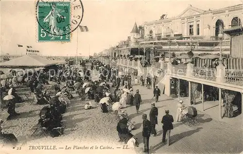 AK / Ansichtskarte Trouville Deauville Les Planches et le Casino