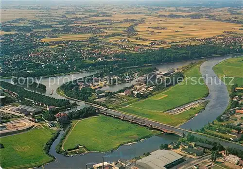 AK / Ansichtskarte Minden Westfalen Wasserstrassenkreuz und Schachtschleuse Mittellandkanal Weser Fliegeraufnahme Kat. Minden