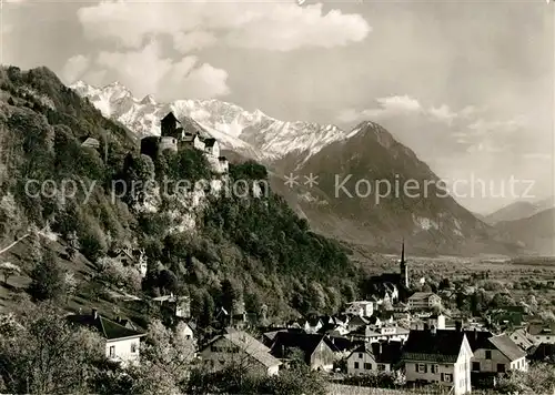 AK / Ansichtskarte Vaduz Panorama Schloss Alpen Kat. Vaduz