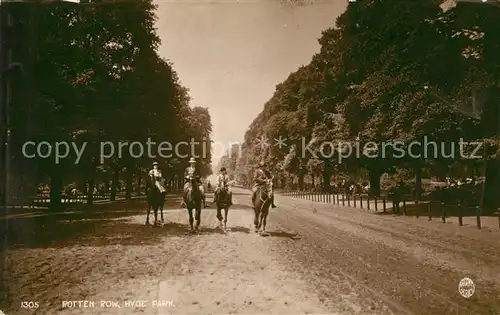 AK / Ansichtskarte London Rotten Row Hyde Park Horse Riding Kat. City of London