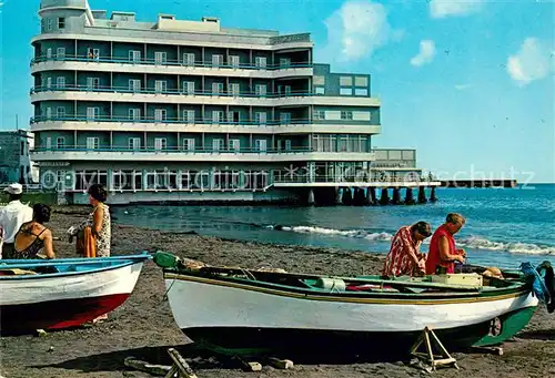 AK / Ansichtskarte El Medano Tenerife Hotel Medano Boote am Strand Kat. Islas Canarias Spanien