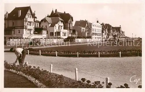 AK / Ansichtskarte Le Touquet Paris Plage La Digue Promenade et Jardins fleuris Kat. Le Touquet Paris Plage