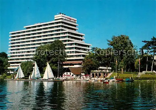 AK / Ansichtskarte Malente Gremsmuehlen Kurhotel Intermar mit Promenade und Bootscafe am Dieksee Kat. Malente