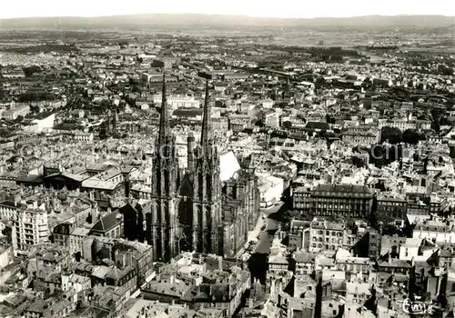 AK / Ansichtskarte Clermont Ferrand Puy de Dome Fliegeraufnahme Kathedrale Kat. Clermont Ferrand