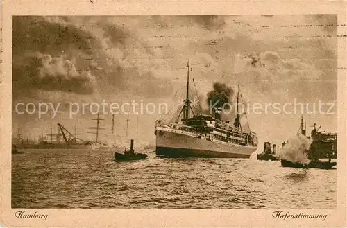 AK / Ansichtskarte Dampfer Oceanliner Hamburg Hafenstimmung Kat. Schiffe