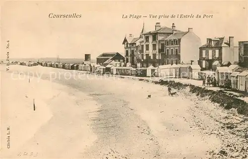 AK / Ansichtskarte Courseulles sur Mer La Plage vue prise de l Entree du Port Kat. Courseulles sur Mer